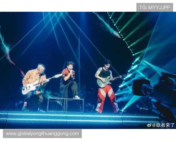 澳门伦敦人汇演现场盛况，揭秘演出背后的精彩故事与精彩瞬间